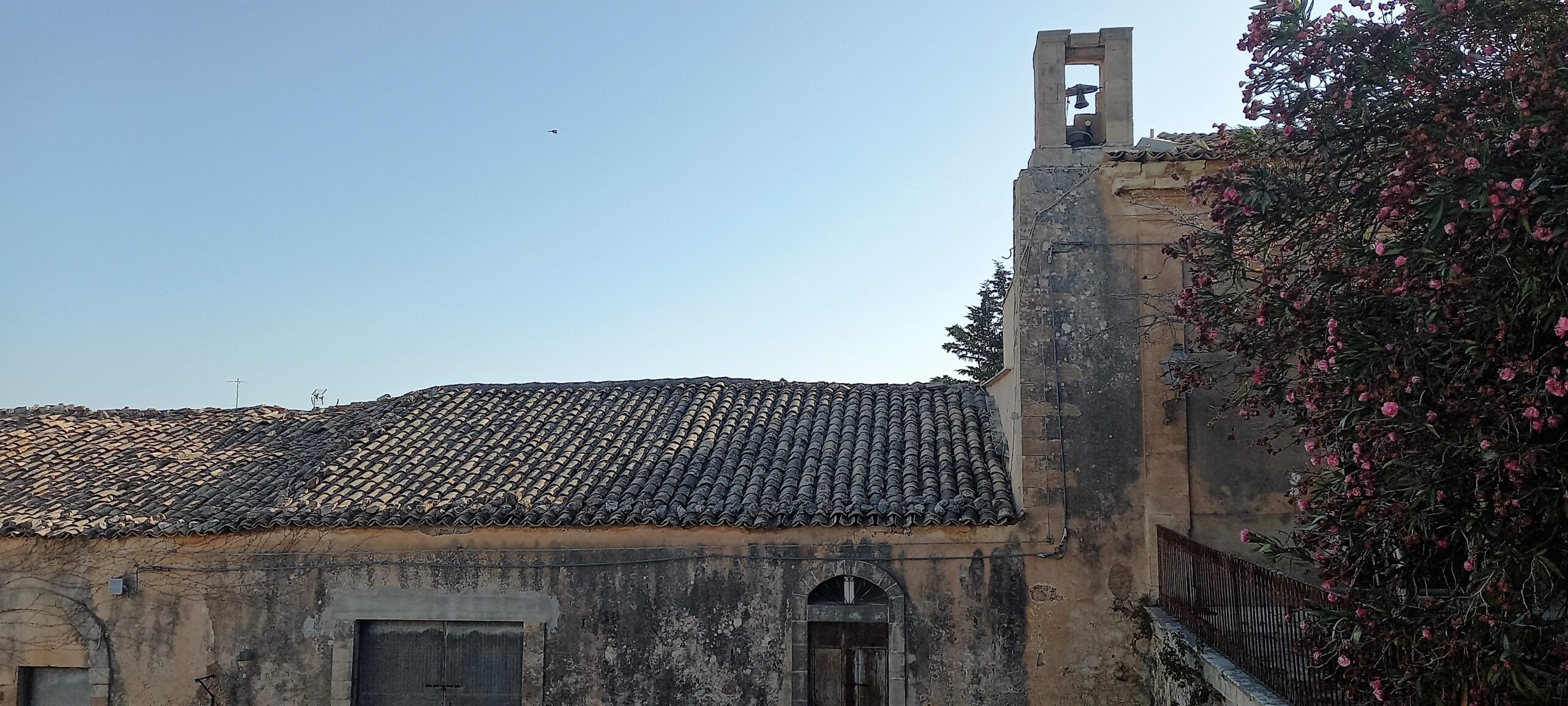 la castellana marina di ragusa visionaria sicily needs love tetti di tegole